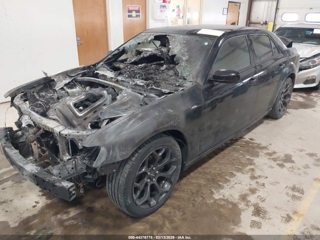 44376775 :رقم المزاد ، 2C3CCABG2KH628665 vin ، 2019 Chrysler 300 300s مزاد بيع