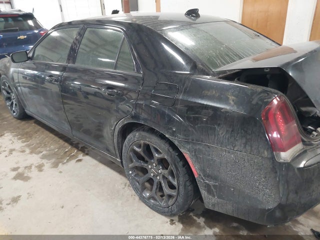 44376775 :رقم المزاد ، 2C3CCABG2KH628665 vin ، 2019 Chrysler 300 300s مزاد بيع
