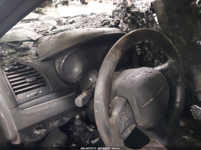 44376775 :رقم المزاد ، 2C3CCABG2KH628665 vin ، 2019 Chrysler 300 300s مزاد بيع
