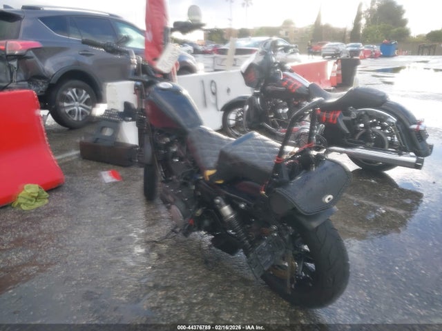 2019 HARLEY-DAVIDSON XL883 1HD4LE23XKC427070 Photo 2
