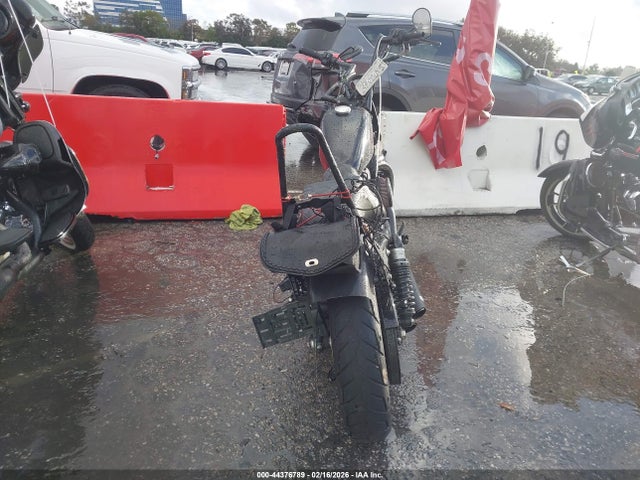 2019 HARLEY-DAVIDSON XL883 1HD4LE23XKC427070 Photo 5