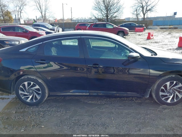 44376954 :رقم المزاد ، 19XFC2F73HE043798 vin ، 2017 Honda Civic Ex مزاد بيع