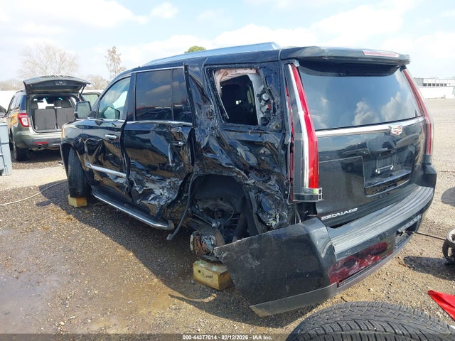 44377014 :رقم المزاد ، 1GYS4BKJ5JR401209 vin ، 2018 Cadillac Escalade Luxury مزاد بيع