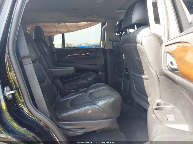 44377014 :رقم المزاد ، 1GYS4BKJ5JR401209 vin ، 2018 Cadillac Escalade Luxury مزاد بيع