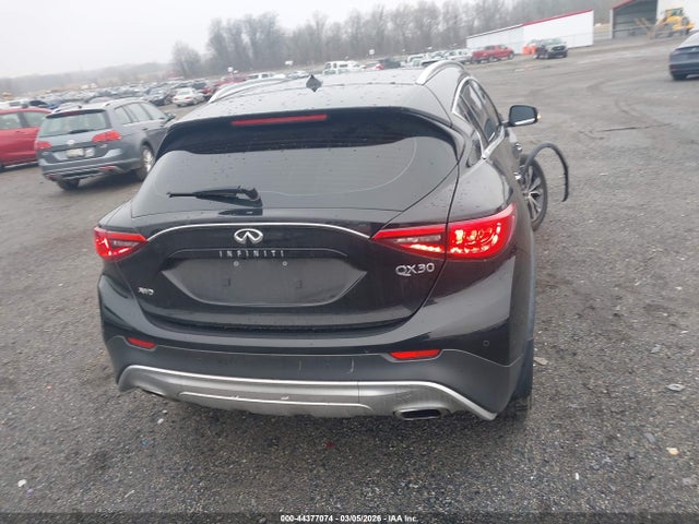 44377074 :رقم المزاد ، SJKCH5CR9HA028279 vin ، 2017 Infiniti Qx30 Premium مزاد بيع