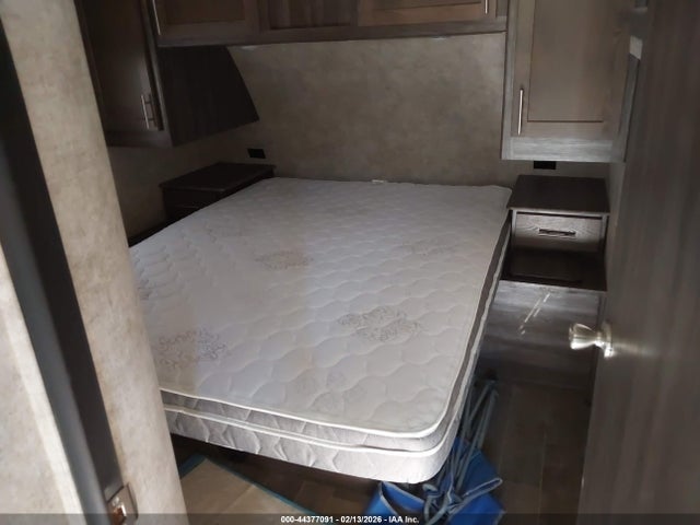 58TBH0BR1J3TL3221 Open Range Travel Trlr