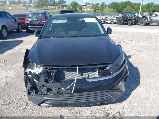 2024 Kia Forte Lxs მანქანა იყიდება აუქციონზე, vin: 3KPF24AD4RE714683, აუქციონის ნომერი: 44377175
