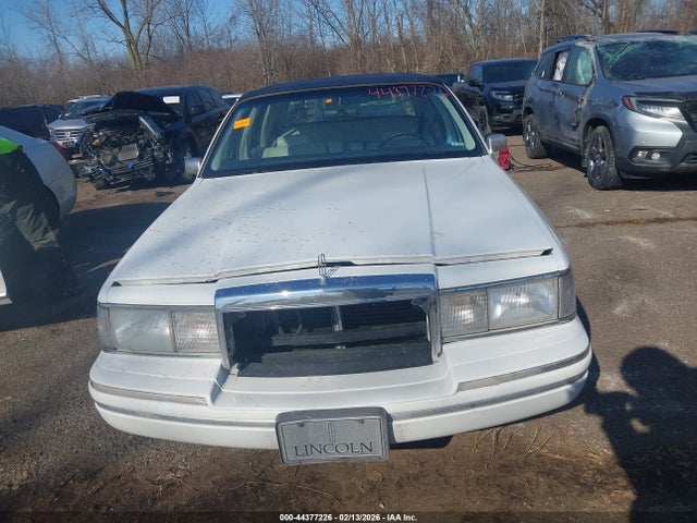 Aukcja sprzedaży 1992 Lincoln Town Car Signature, vin: 1LNLM82W7NY675379, numer aukcji: 44377226
