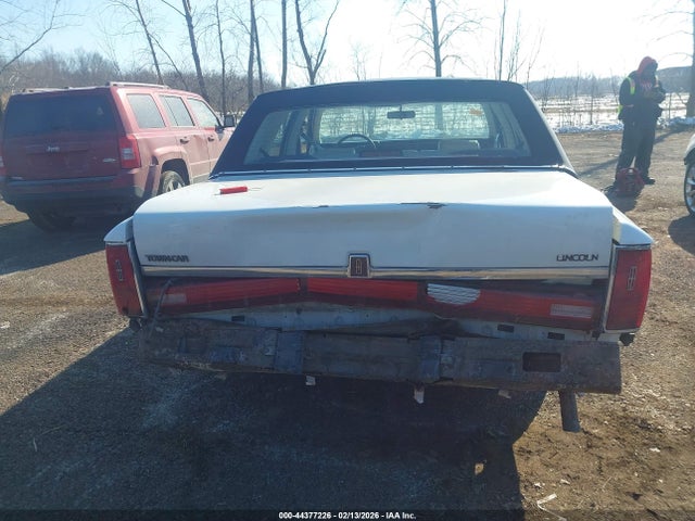 Aukcja sprzedaży 1992 Lincoln Town Car Signature, vin: 1LNLM82W7NY675379, numer aukcji: 44377226