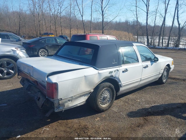 Aukcja sprzedaży 1992 Lincoln Town Car Signature, vin: 1LNLM82W7NY675379, numer aukcji: 44377226