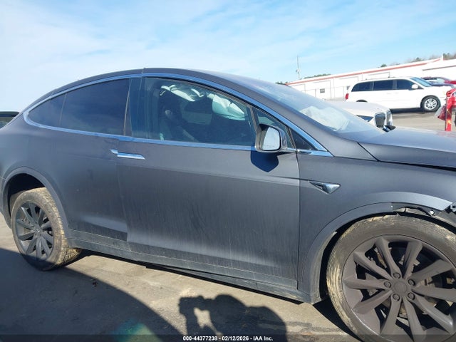 5YJXCBE25JF121055 Tesla Model X 100d/75d/p100d