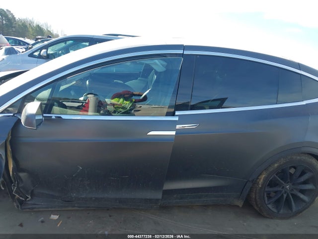 5YJXCBE25JF121055 Tesla Model X 100d/75d/p100d