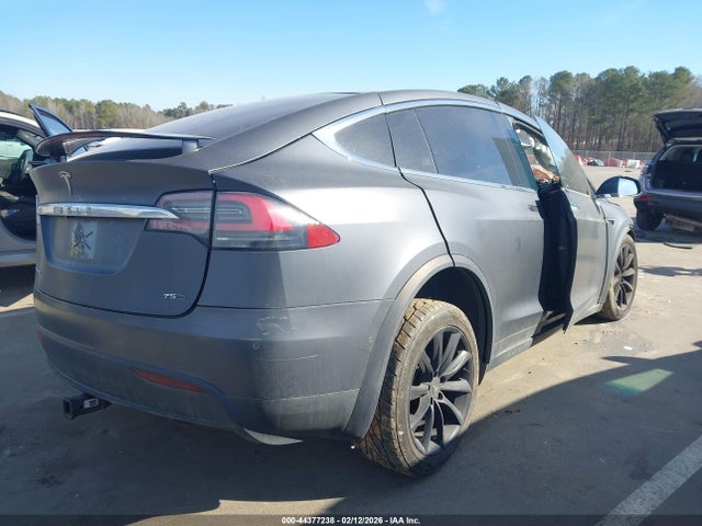 2018 TESLA MODEL X 5YJXCBE25JF121055 Photo 3