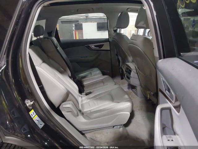 2019 AUDI Q7 WA1LHAF7XKD041919 Photo 7
