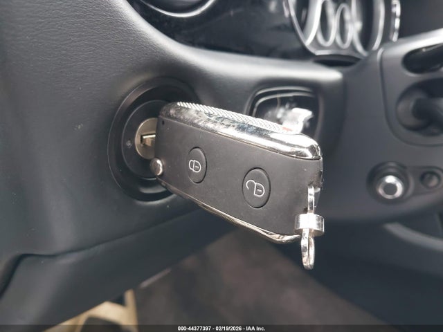 2012 Bentley Continental Gtc მანქანა იყიდება აუქციონზე, vin: SCBGR3ZA0CC077183, აუქციონის ნომერი: 44377397