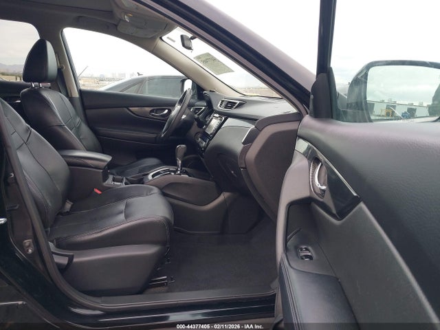 5N1AT2MV2FC915500 Nissan Rogue Sl
