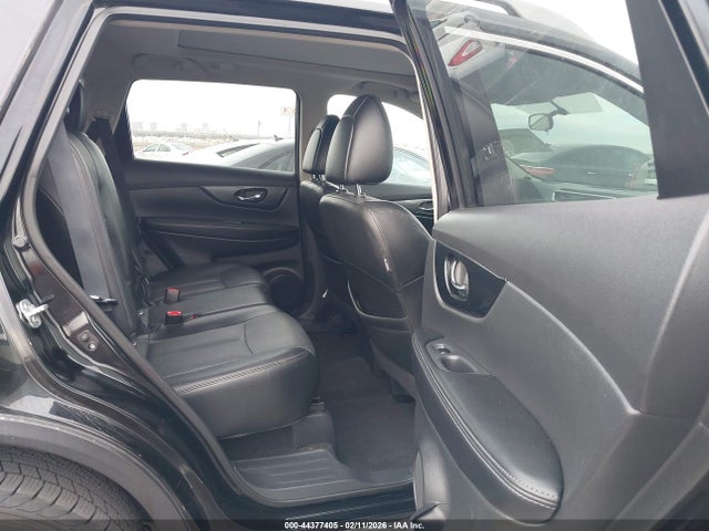 5N1AT2MV2FC915500 Nissan Rogue Sl