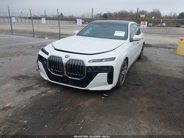 BMW 740i Xdrive 2025 WBA33EH00SCV71427 Image 2