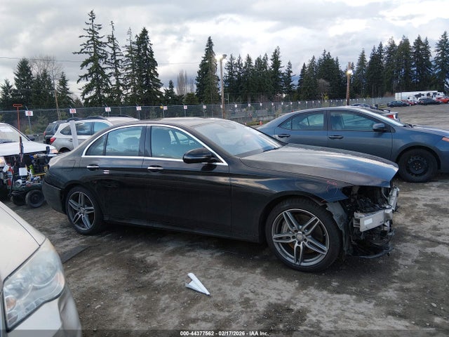 WDDZF4KB6HA136169 Mercedes-Benz E 300 4matic