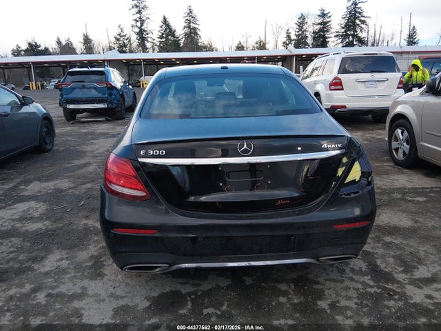 WDDZF4KB6HA136169 Mercedes-Benz E 300 4matic