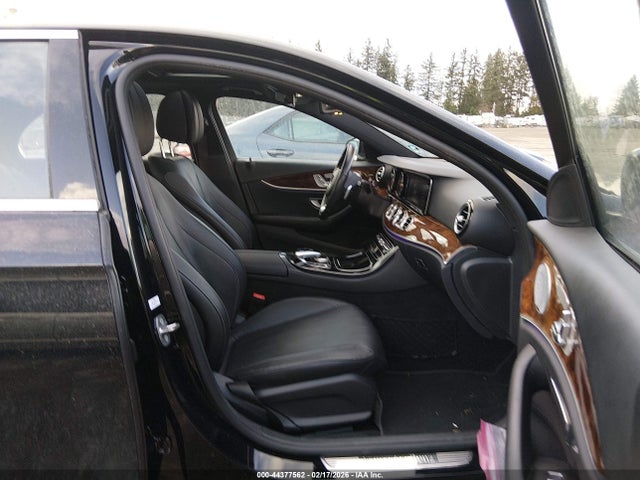 WDDZF4KB6HA136169 Mercedes-Benz E 300 4matic