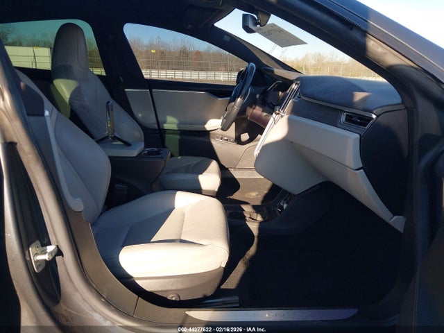 Продаж на аукціоні авто 2015 Tesla Model S 85d/p85d, vin: 5YJSA1H48FF081617, номер лоту: 44377622