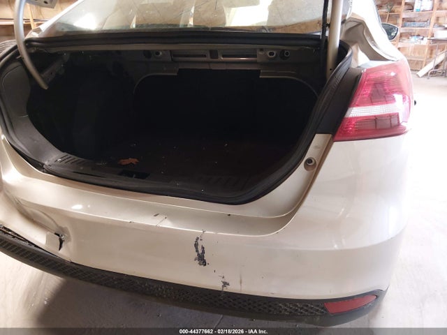 1FADP3F21HL320225 Ford FOCUS SE