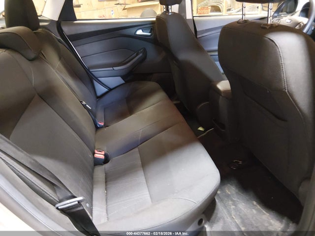 1FADP3F21HL320225 Ford FOCUS SE
