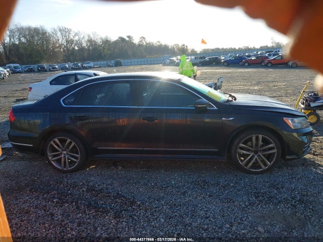 44377666 :رقم المزاد ، 1VWDT7A33HC066060 vin ، 2017 Volkswagen Passat 1.8t R-line مزاد بيع