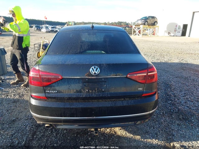 44377666 :رقم المزاد ، 1VWDT7A33HC066060 vin ، 2017 Volkswagen Passat 1.8t R-line مزاد بيع