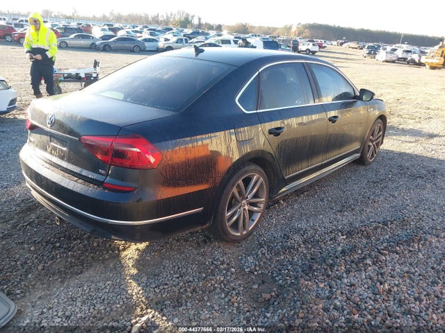 44377666 :رقم المزاد ، 1VWDT7A33HC066060 vin ، 2017 Volkswagen Passat 1.8t R-line مزاد بيع