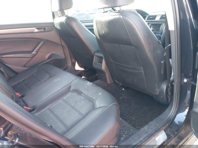 44377666 :رقم المزاد ، 1VWDT7A33HC066060 vin ، 2017 Volkswagen Passat 1.8t R-line مزاد بيع