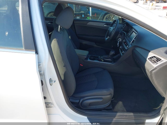 44377716 :رقم المزاد ، 5NPE24AF1KH743220 vin ، 2019 Hyundai Sonata Se مزاد بيع