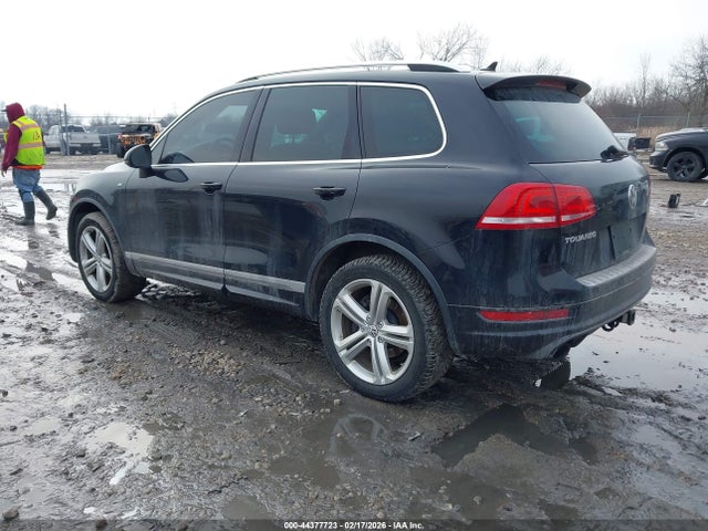 2014 VOLKSWAGEN TOUAREG WVGDF9BP2ED002584 Photo 2