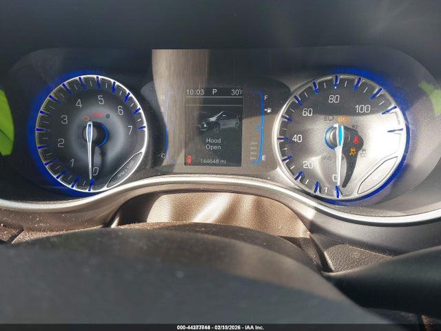 44377744 :رقم المزاد ، 2C4RC1DG8HR676712 vin ، 2017 Chrysler Pacifica Touring مزاد بيع