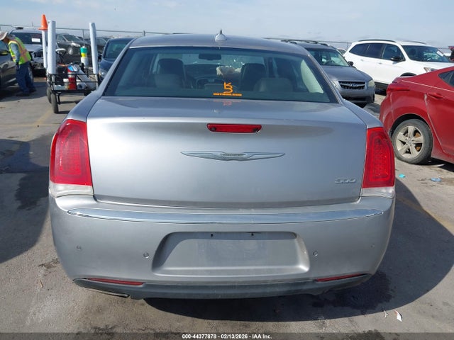 44377878 :رقم المزاد ، 2C3CCAAG5FH893913 vin ، 2015 Chrysler 300 Limited مزاد بيع