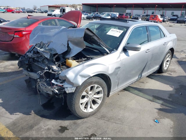 44377878 :رقم المزاد ، 2C3CCAAG5FH893913 vin ، 2015 Chrysler 300 Limited مزاد بيع