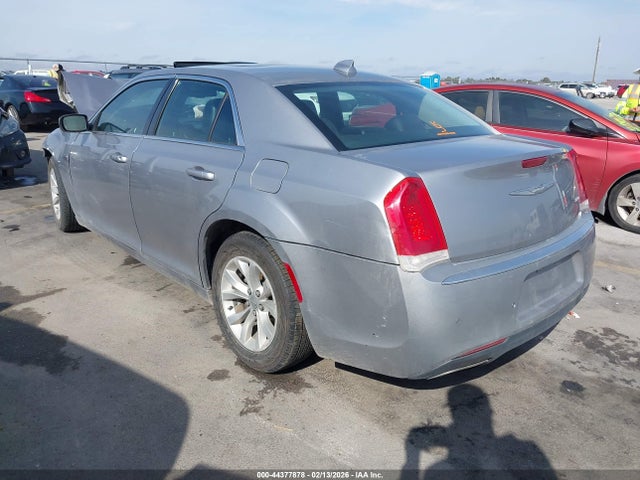 44377878 :رقم المزاد ، 2C3CCAAG5FH893913 vin ، 2015 Chrysler 300 Limited مزاد بيع