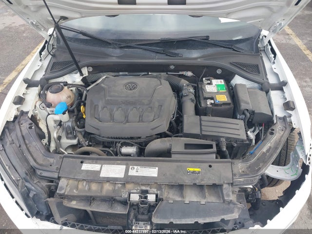 1VWLA7A33KC005980 Volkswagen Passat 2.0t Wolfsburg Edition