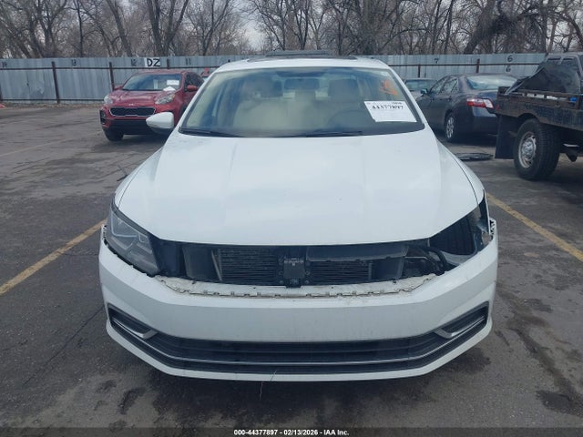 1VWLA7A33KC005980 Volkswagen Passat 2.0t Wolfsburg Edition