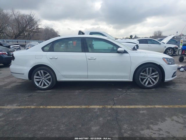1VWLA7A33KC005980 Volkswagen Passat 2.0t Wolfsburg Edition