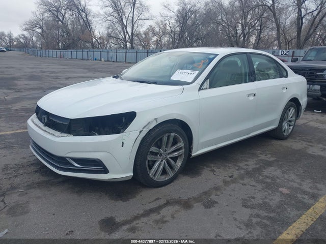1VWLA7A33KC005980 Volkswagen Passat 2.0t Wolfsburg Edition