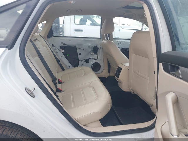 1VWLA7A33KC005980 Volkswagen Passat 2.0t Wolfsburg Edition