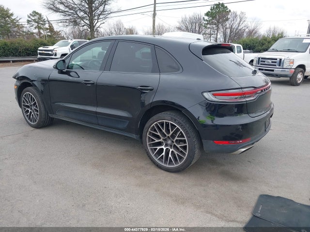 2019 PORSCHE MACAN WP1AA2A55KLB05821 Photo 2