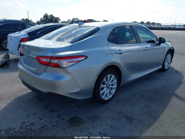 44377930 :رقم المزاد ، 4T1C11AKXLU894730 vin ، 2020 Toyota Camry Le مزاد بيع