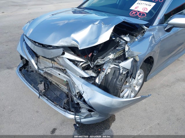 44377930 :رقم المزاد ، 4T1C11AKXLU894730 vin ، 2020 Toyota Camry Le مزاد بيع