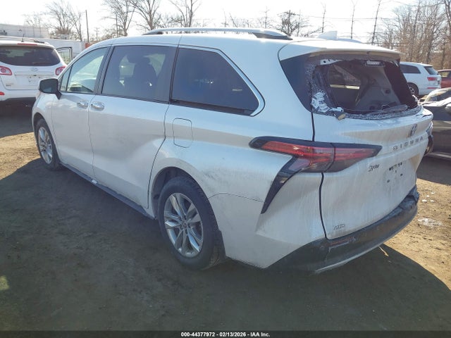 2023 TOYOTA SIENNA 5TDZSKFC9PS090500 Photo 2