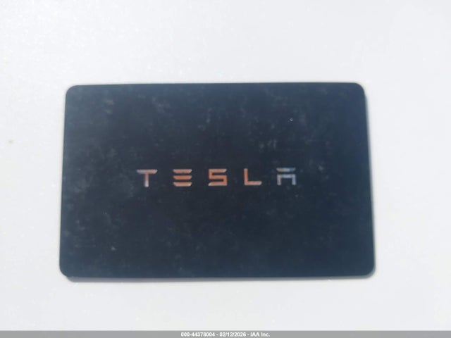 2024 Tesla Model Y Long Range Dual Motor All-wheel Drive მანქანა იყიდება აუქციონზე, vin: 7SAYGDEE4RA269787, აუქციონის ნომერი: 44378004