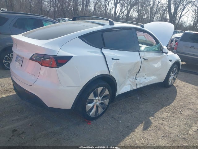 2024 Tesla Model Y Long Range Dual Motor All-wheel Drive მანქანა იყიდება აუქციონზე, vin: 7SAYGDEE4RA269787, აუქციონის ნომერი: 44378004