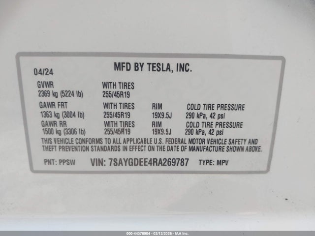 2024 Tesla Model Y Long Range Dual Motor All-wheel Drive მანქანა იყიდება აუქციონზე, vin: 7SAYGDEE4RA269787, აუქციონის ნომერი: 44378004